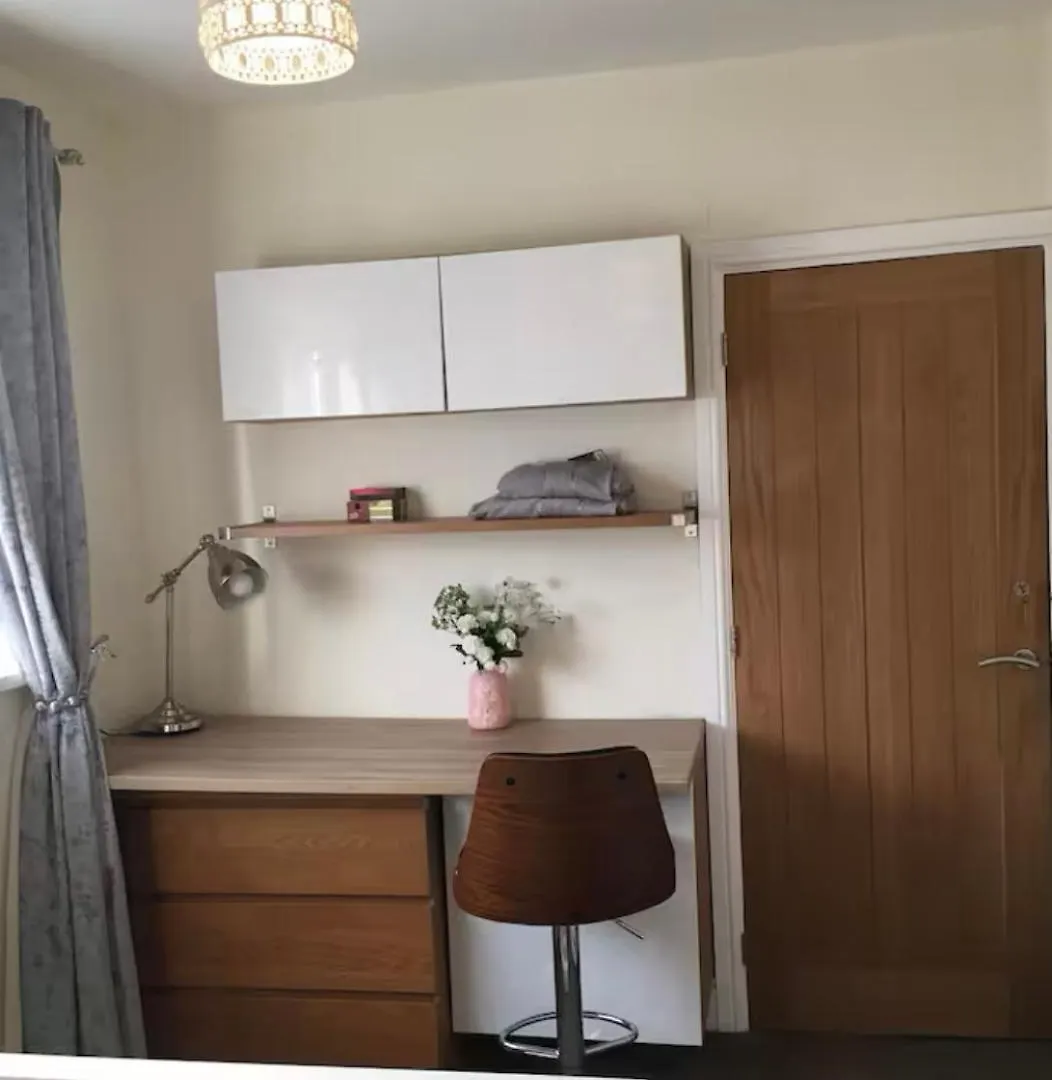 Homestay Double Desk Apartment Cardiff United Kingdom