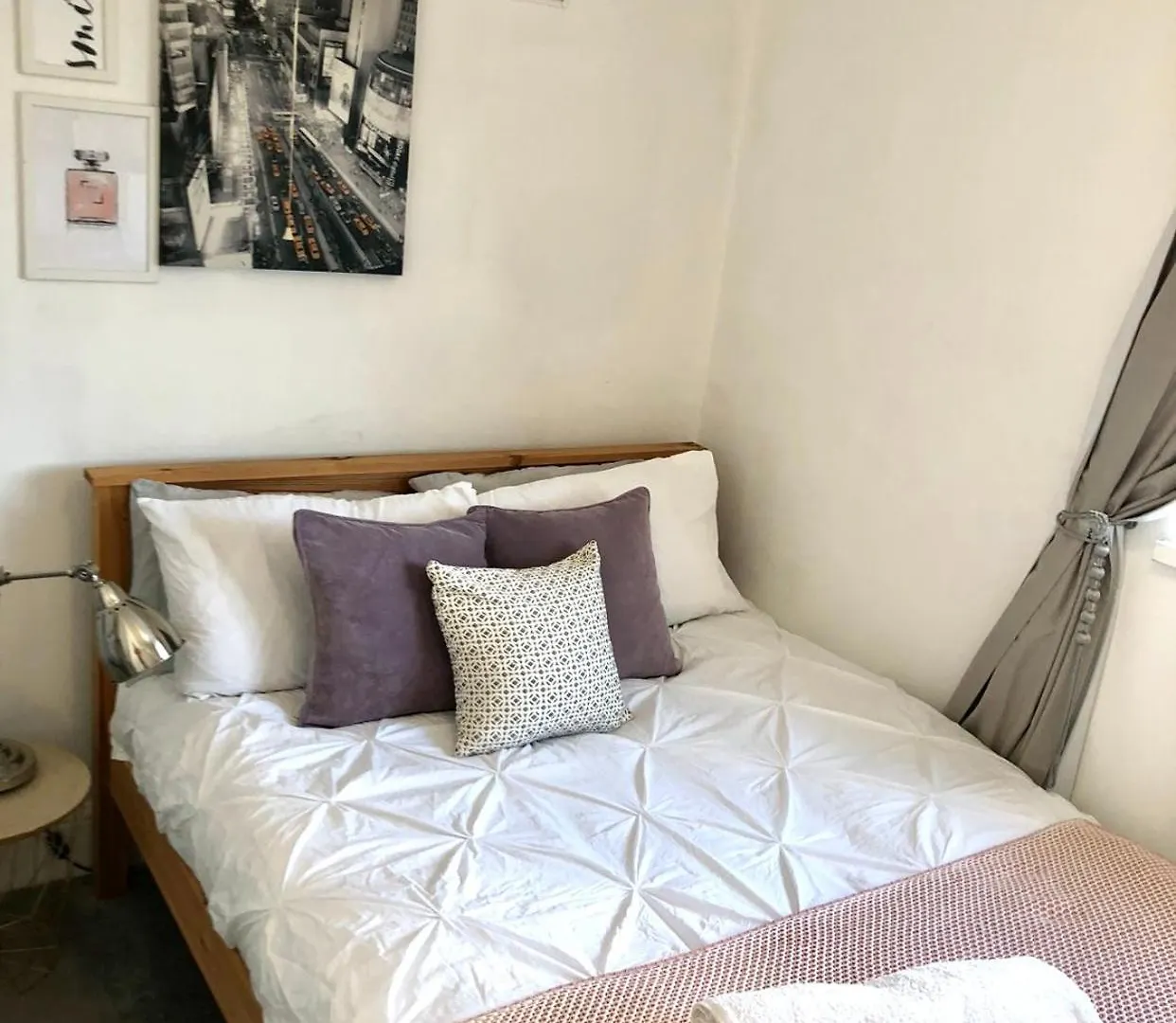 Double Desk Apartment Cardiff United Kingdom